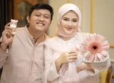 Istri Denny Caknan Spill Mata Indah Serta Tubuh Gemoy Putri Cantiknya