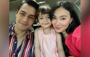 Asmirandah Pamer Momen Kocak Jonas Rivanno Didepak Putri Cantik Dari Photobooth