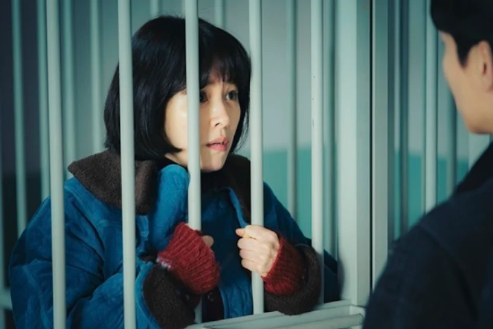 Han Ji Min Tahu Sosok Pembunuh di \'Behind Your Touch\' Sejak Awal, Suho EXO Sempat Kepo