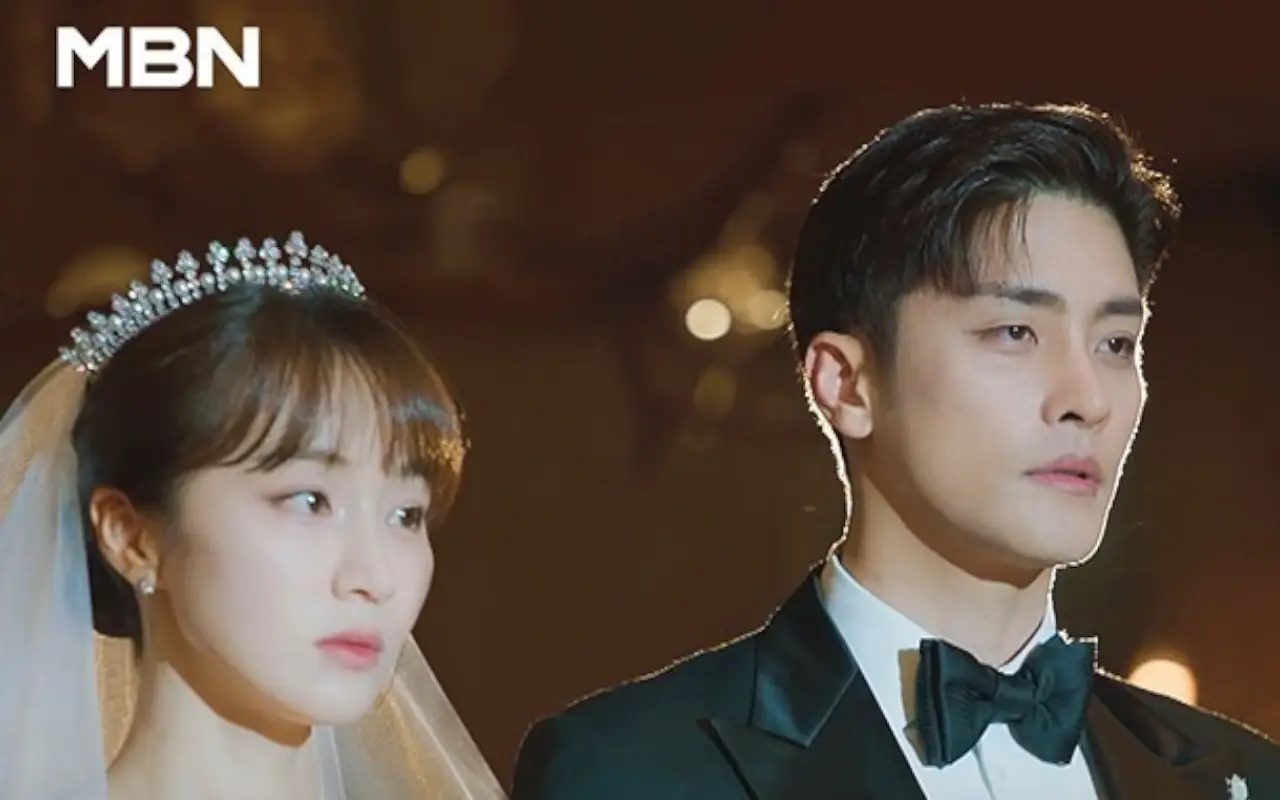 Jung Yoo Min Salah Tingkah Saat Syuting Adegan Ranjang 'Perfect Marriage Revenge' dengan Sung Hoon