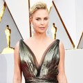 Charlize Theron di Red Carpet Oscar 2017