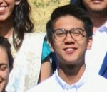 Iqbaal Ditengah-tengah Teman Alumninya