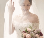 Bayangan Cincin Nikah di Jari Manis