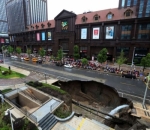 Sinkhole Besar di Tiongkok