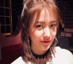 9. Yeri Red Velvet Polos dan Berwajah Manis