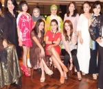 Halal Bihalal, Mayangsari Tampil Seksi