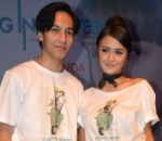 Jadi Pasangan Kekasih di Film, Amanda Rawles dan Jefri Nichol Mesra Saat Jumpa Pers
