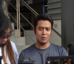 Kriss Hatta Memberikan Keterangan Terkait Pengajuan Laporan pada Polisi