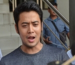Kriss Hatta Menemui Para Wartawan untuk Menjelaskan Perihal Masalahnya dengan Billy dan Hilda
