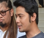 Kriss Hatta Ditemani Kuasa Hukumnya Menanti Jawaban Pihak Kepolisian