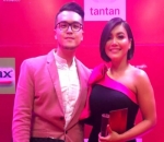 Denada Tambunan, Elegan Tampil Pakai Dress Mermaid