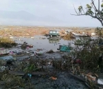 Tampak Mobil Tersapu Tsunami