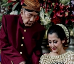 Prosesi Siraman Ardina Rasti Dimulai dengan Sang Ayah yang Membasuhkan Air Bunga