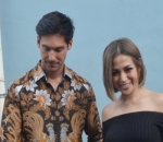 Masih Malu-malu, Richard Kyle Terlihat Menunduk Saat Foto Bersama Jessica Iskandar