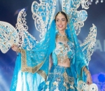 Meenakshi Chaudhary dari India