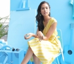 Pose Anggun Maudy Ayunda