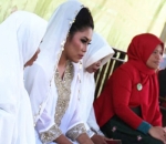 Evi Masamba Tampak Serius di Acara Pengajian Bersama Kelompok Majelis Taklim