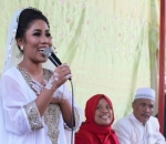 Evi Masamba Ucapkan Terima Kasih Kepada Majelis Taklim yang Hadir di Pengajiannya