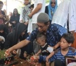 Penuh Suasana Haru, Anak dan Cucu Titi Qadarsih Turut Menebar Bunga 