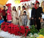 Acara resepsi pernikahan Evi Masamba yang dihadiri para tamu undangan