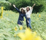 Kompak Pose Saat Liburan di Thailand