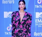 Dua Lipa Tampil a La Musim Semi
