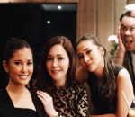 Kocak, Beginilah Ekspresi Papah Edwan Jadi 'Photobomb' di Foto Maia Bersama Titi dan Meychan