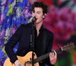 Shawn Mendes Tampil Di Fashion Show Victoria's Secret 2018 