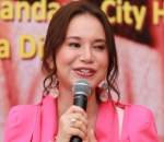 Sebelum konser, Rossa mempersiapkan diri agar bisa tampil maksimal