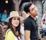 Keseruan Irish Bella dan Giorgino Abraham saat mengunjungi taman hiburan di Prancis