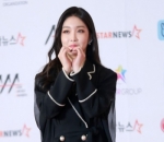 Kim Chung Ha Tampil Menawan Meski Tak Kenakan Gaun
