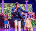 Nick Jonas Tak Segan Menari Ala Aktor Bollywood