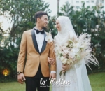 Sudah Sah, Lindswell Kwok dan Achmad Hulaefi Pose Mesra Pasca Nikah