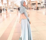 Pakai Busana Muslim Berwarna Mint dan Oranye, Via Vallen Cantik Banget Guys!