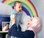 Perdana Unggah Foto Berhijab