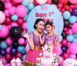 Turuti Keinginan Putrinya, Ayu Ting Ting Pakai Kostum Kembar dengan Bilqis