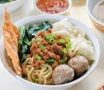 Mie Ayam atau Pangsit Mie