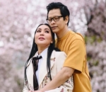 Bak Pengantin Baru, Mesranya Armand Maulana-Dewi Gita Nikmati Sakura di Jepang