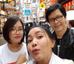 Masih di Jepang, Dewi Gita Ajak Armand Maulana dan Sang Anak Selfie