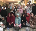 Sejumlah Artis Perempuan Pun Ikut Hadir Dalam Pengajian Tersebut