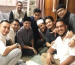 Ikut Unggah Foto Pengajian, Dude Harlino Sebut Raffi Ahmad 'Sahabat Saleh'