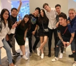Tak Mau Ambil Pusing Isu Prostitusi, Aura Kasih Asyik Jalan Bareng Suami dan Sahabat