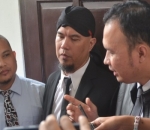 Ahmad Dhani Menemui Wartawan Usai Divonis Penjara