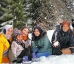 Main Salju, Lucunya Bilqis Tutup Mata Sambil Tersenyum di Foto Ini