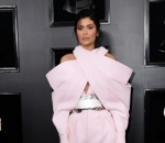 Kylie Jenner Tampil Unik di Red Carpet Grammy Awards ke-61