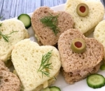 Sandwich Hari Valentine yang Super Mudah untuk Dibuat