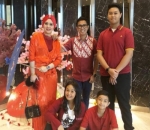 Kompak Ucapkan Selamat Tahun Baru Imlek Bareng Keluarga