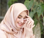 Sebagai Beauty Vlogger, Kemampuan Make Up Angel Qulbiah Tak Diragukan Lagi