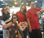 Cuek Seru-Seruan Bareng di Optik Kacamata
