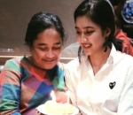 Beri Kejutan Manis di Hari Ulang Tahun Sang Bunda